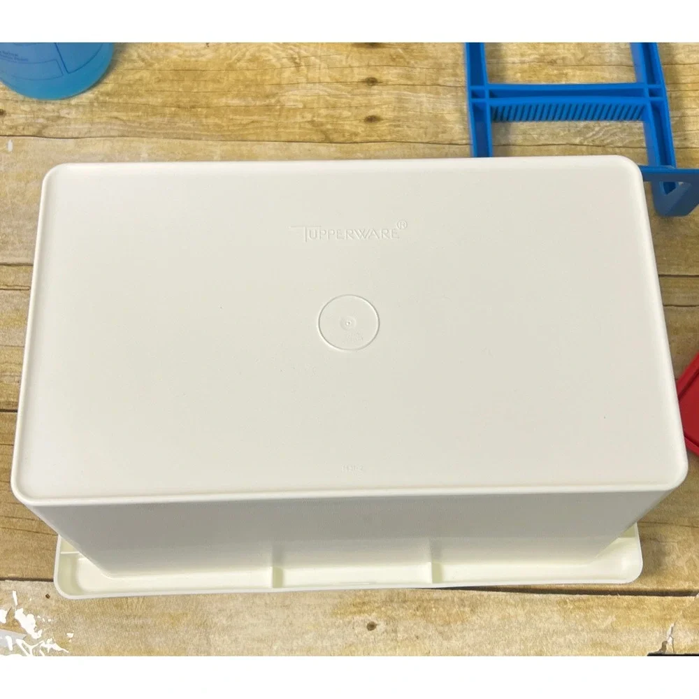 Tupperware never used